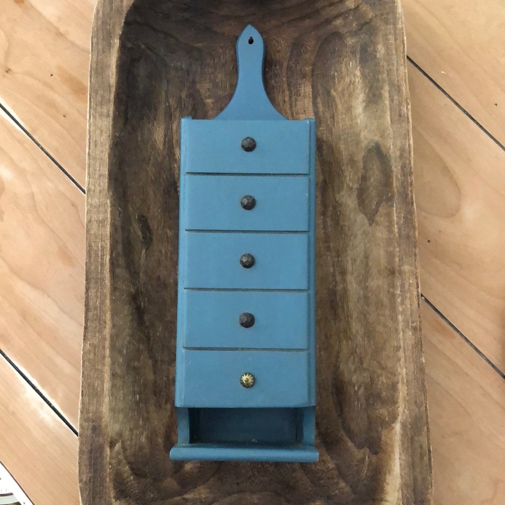 Wooden matchbook/sac holder